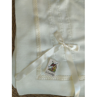 TOQUILLA DE LANA. PUNTILLA CON PASACINTA. LA CASITA DE PEPITO