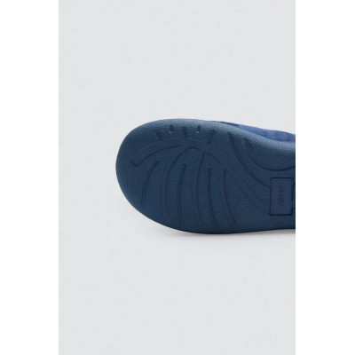 Zapatilla de casa tejido tipo fieltro