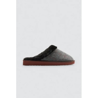 Zapatillas de casa cuadros con pelo