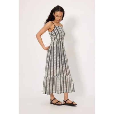 Vestido largo calado con forro interior