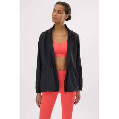 Chaqueta deportiva cortavientos con capucha y bolsillos