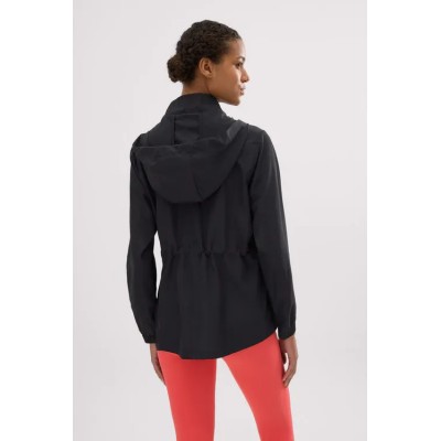 Chaqueta deportiva cortavientos con capucha y bolsillos