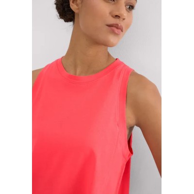 Camiseta algodón tirantes estilo deportivo