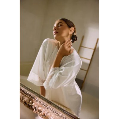 Bata de manga larga de satén blanco | Colección Novia