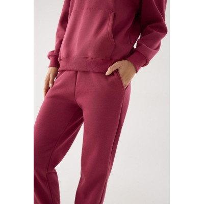 Conjunto de chándal deportivo